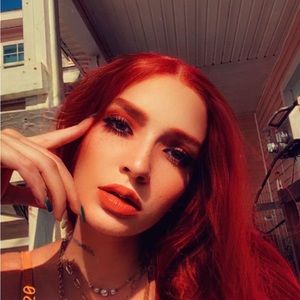 Meet your Posher, Harmony